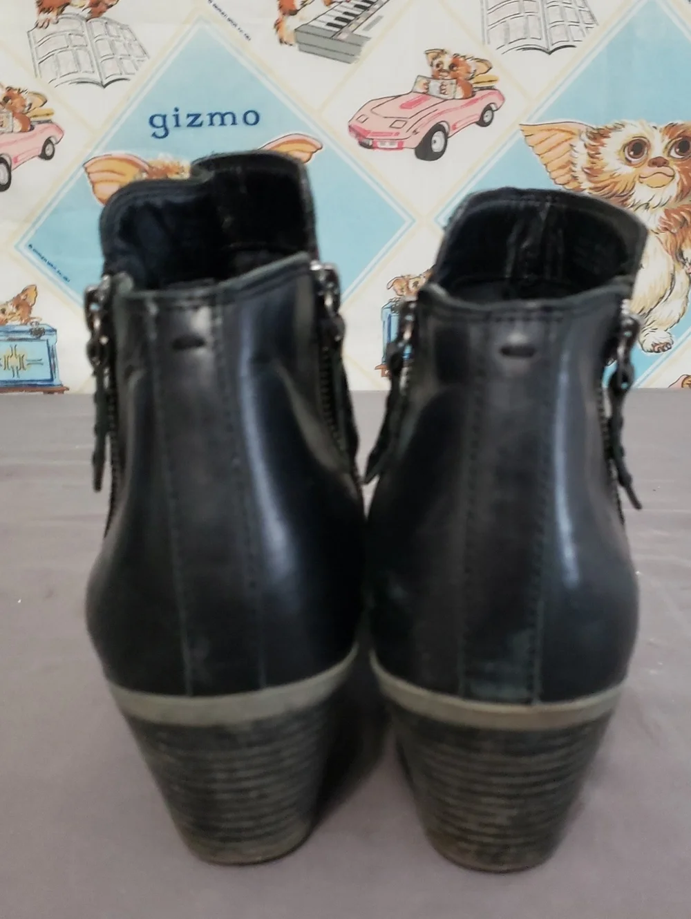 Women’s Frye Black Ankle Boots - Sleek Zipper Low Heel Size 10